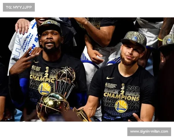 勇士前GM透露2016年库里主动联系KD招募计划详情